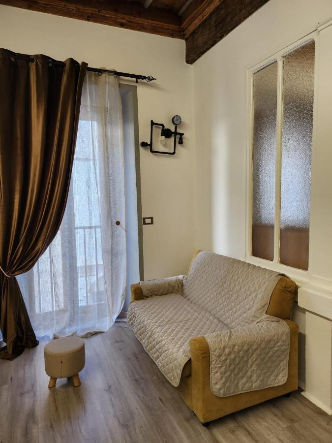 Mansarde & Suite Maison 1706 Lago Orta Borgomanero Bagian luar foto