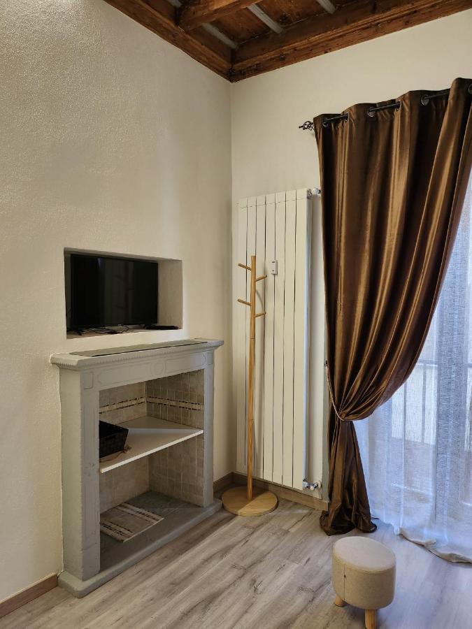 Mansarde & Suite Maison 1706 Lago Orta Borgomanero Bagian luar foto
