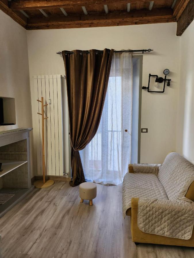 Mansarde & Suite Maison 1706 Lago Orta Borgomanero Bagian luar foto