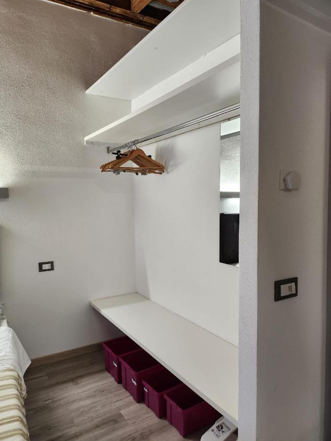 Mansarde & Suite Maison 1706 Lago Orta Borgomanero Bagian luar foto