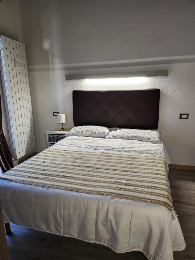 Mansarde & Suite Maison 1706 Lago Orta Borgomanero Bagian luar foto