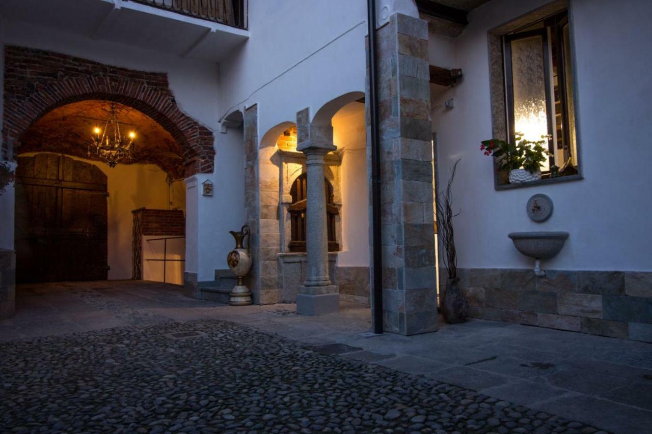 Mansarde & Suite Maison 1706 Lago Orta Borgomanero Bagian luar foto