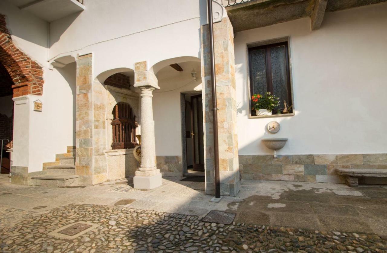 Mansarde & Suite Maison 1706 Lago Orta Borgomanero Bagian luar foto
