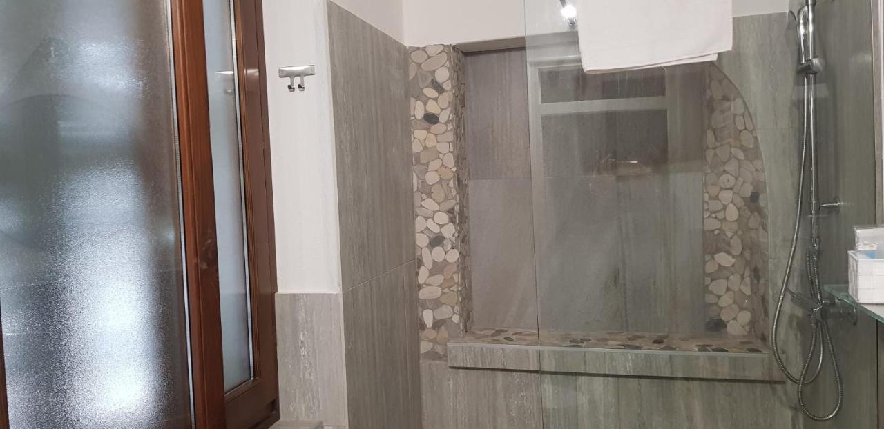 Mansarde & Suite Maison 1706 Lago Orta Borgomanero Bagian luar foto