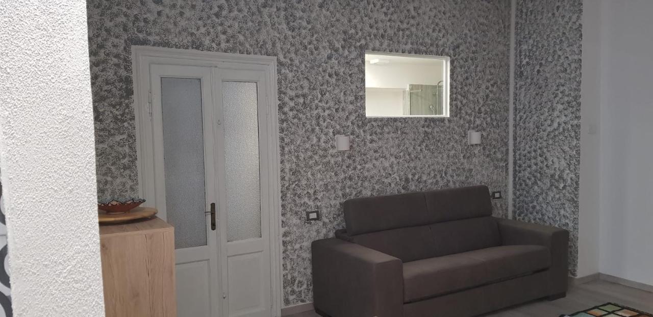 Mansarde & Suite Maison 1706 Lago Orta Borgomanero Bagian luar foto
