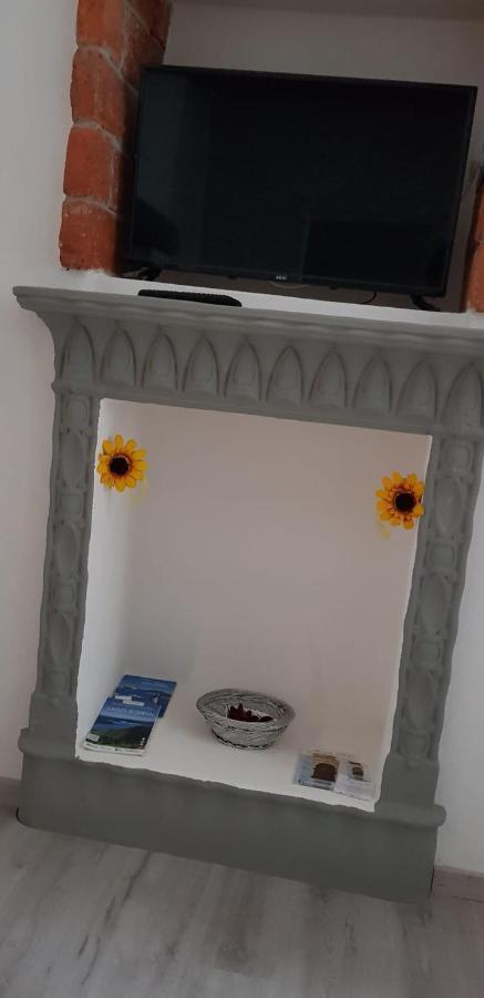 Mansarde & Suite Maison 1706 Lago Orta Borgomanero Bagian luar foto