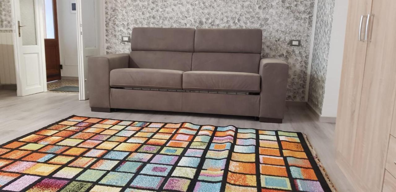 Mansarde & Suite Maison 1706 Lago Orta Borgomanero Bagian luar foto