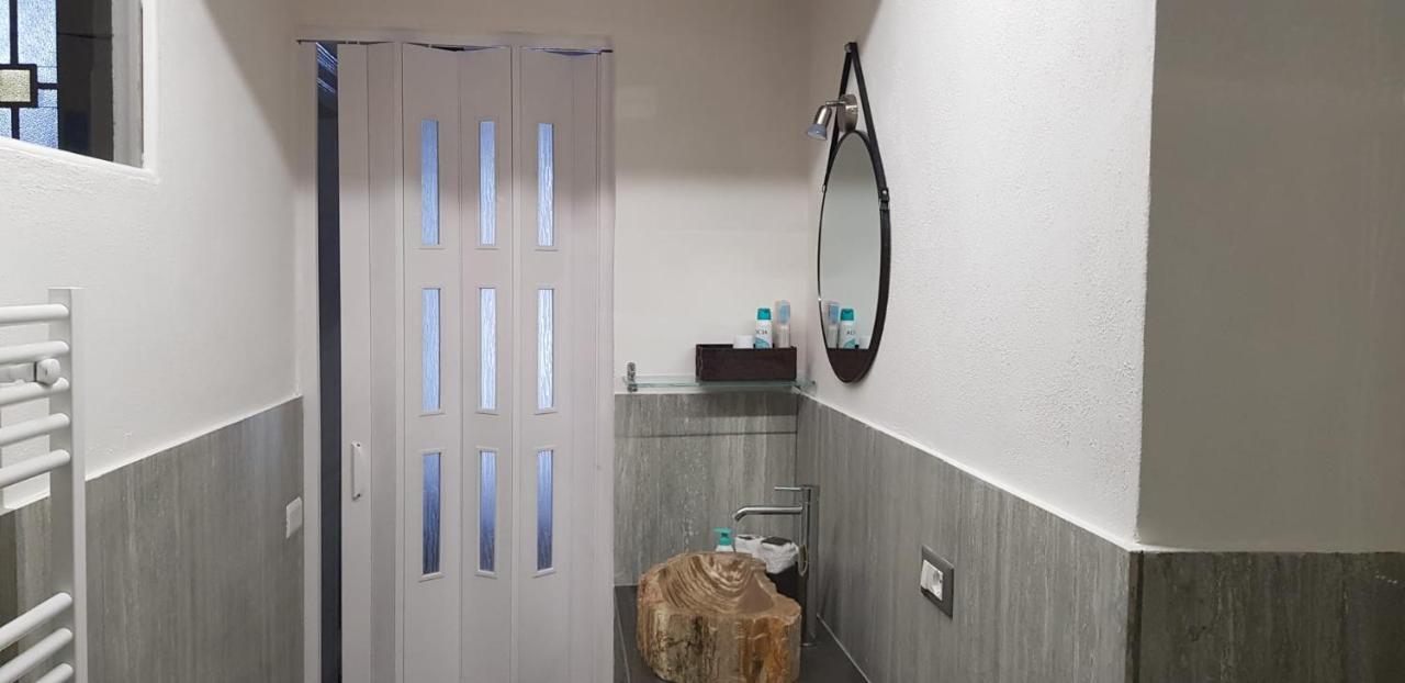 Mansarde & Suite Maison 1706 Lago Orta Borgomanero Bagian luar foto